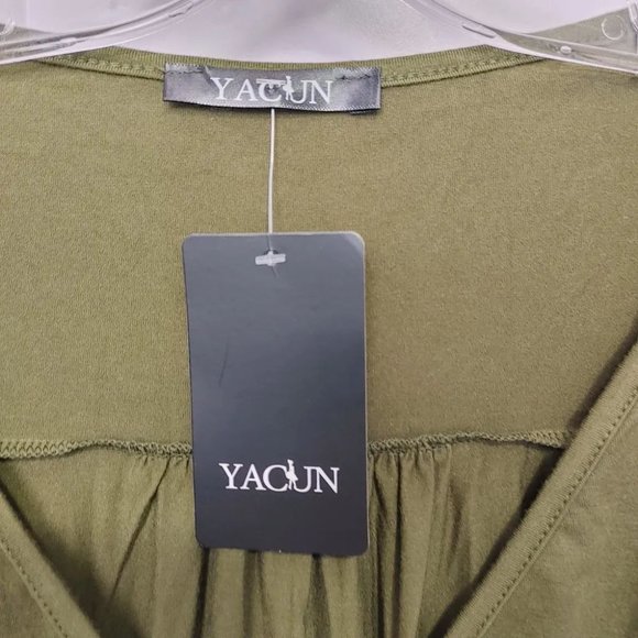 Green top size Medium hi low - Picture 4 of 7